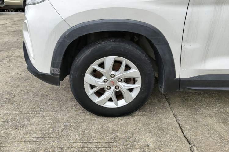 Used Wuling Hongguang S3 2019 1.5L Manual Comfort Model China VI Standard Left Front Wheel Hub