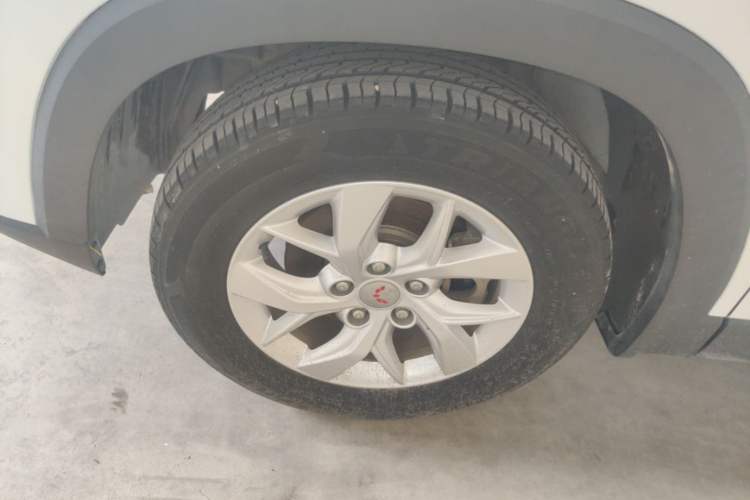 Used Wuling Hongguang S3 2019 1.5L Manual Standard Version China VI Standard Left Front Wheel Hub