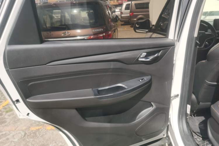 Used Wuling Hongguang S3 2019 1.5L Manual Comfort Model China VI Standard Left Rear Door Interior