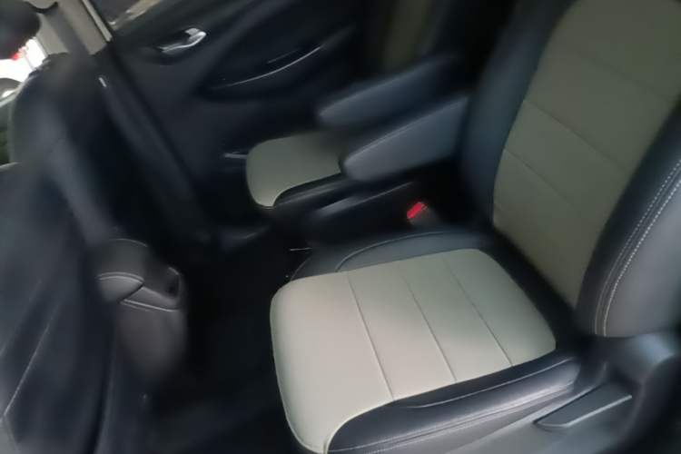 Used Wuling Hongguang S3 2019 1.5L Manual Standard Version China VI Standard Left Rear Seat