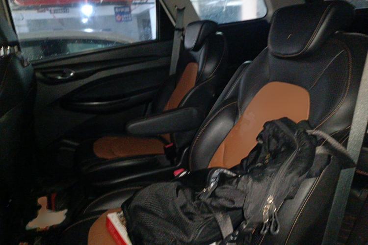 Used Wuling Hongguang S3 2019 1.5L Manual Comfort Model China VI Standard Left Rear Seat