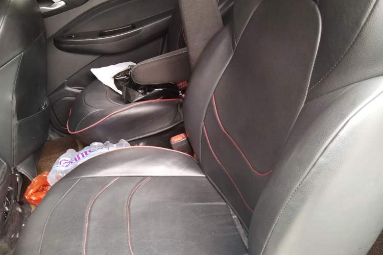 Used Wuling Hongguang S3 2019 1.5L Manual Standard Version China VI Standard Left Rear Seat