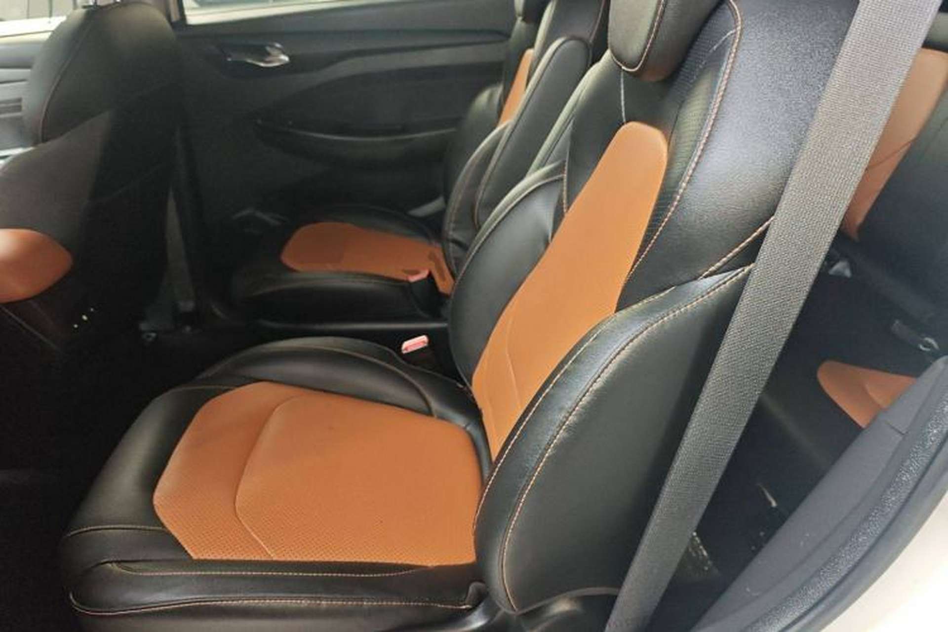 Used Wuling Hongguang S3 2019 1.5L Manual Comfort Model China VI Standard Left Rear Seat