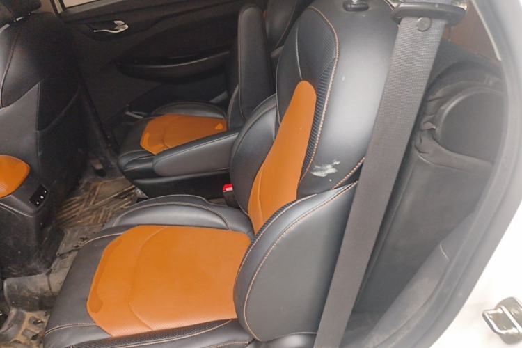 Used Wuling Hongguang S3 2019 1.5L Manual Comfort Model China VI Standard Left Rear Seat