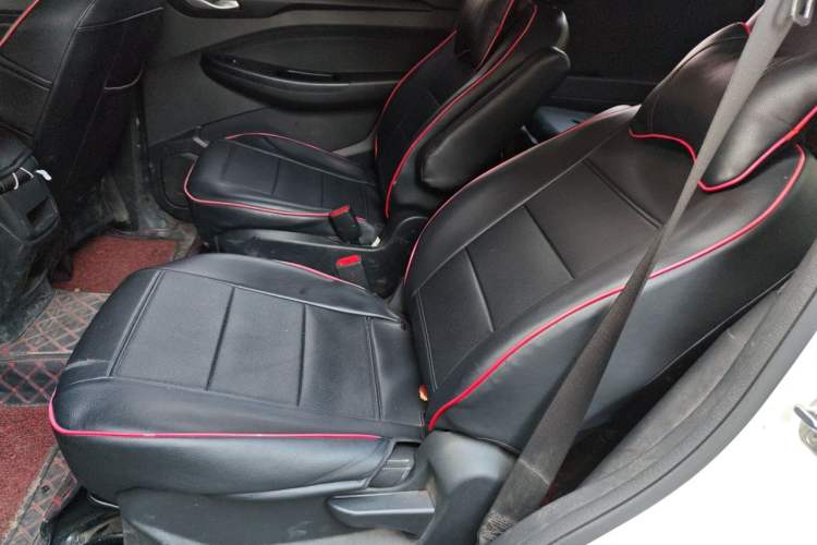 Used Wuling Hongguang S3 2019 1.5L Manual Standard Version China VI Standard Left Rear Seat