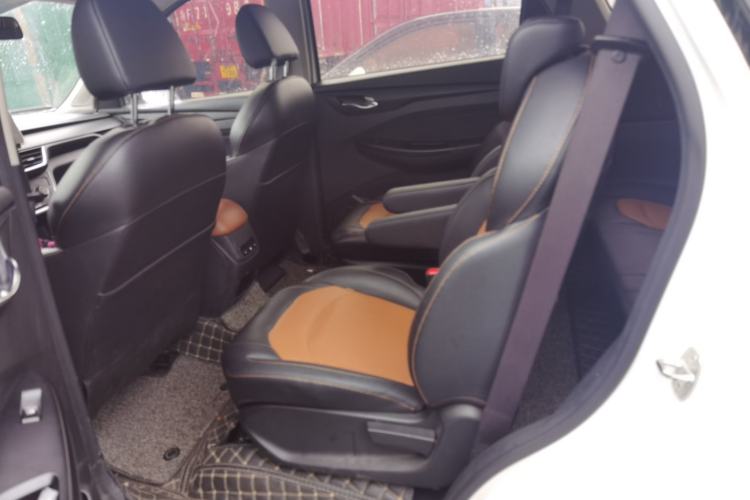Used Wuling Hongguang S3 2019 1.5L Manual Comfort Model China VI Standard Left Rear Seat