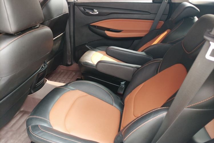 Used Wuling Hongguang S3 2019 Automatic Clutch Version 1.5L Manual Luxury Model China V Standard Left Rear Seat