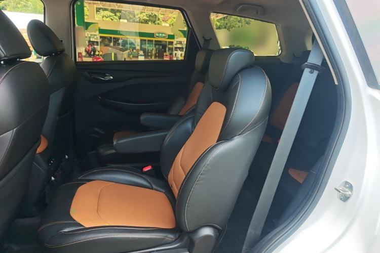 Used Wuling Hongguang S3 2019 1.5L Manual Comfort Model China VI Standard Left Rear Seat