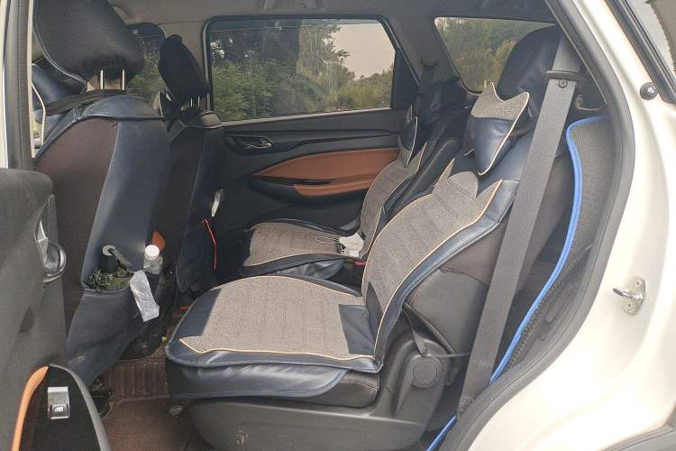 Used Wuling Hongguang S3 2019 1.5L Manual Luxury Model China VI Standard Left Rear Seat
