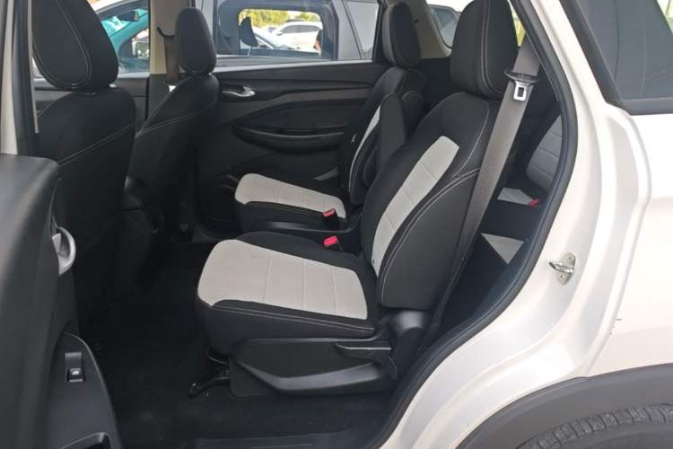 Used Wuling Hongguang S3 2019 1.5L Manual Standard Version China VI Standard Left Rear Seat