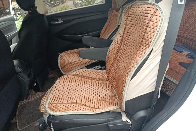 Used Wuling Hongguang S3 2019 1.5L Manual Standard Version China VI Standard Left Rear Seat