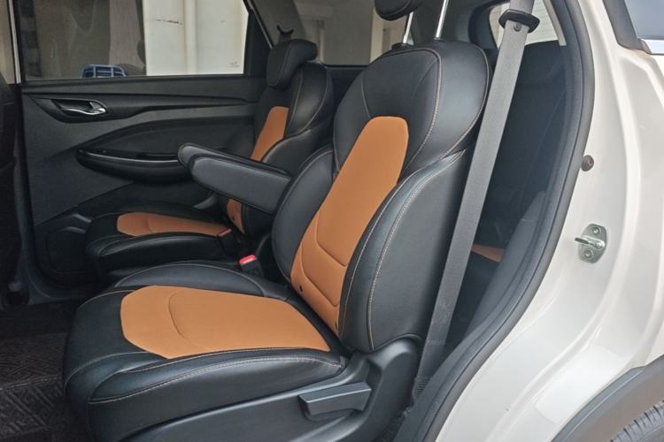 Used Wuling Hongguang S3 2019 1.5L Manual Comfort Model China VI Standard Left Rear Seat