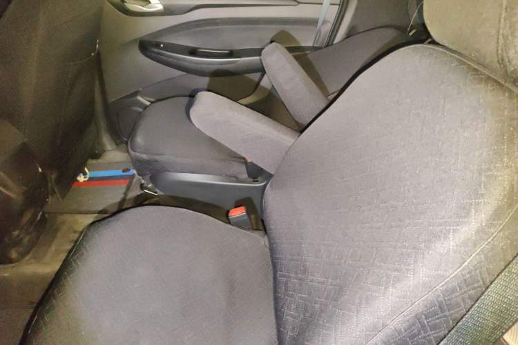 Used Wuling Hongguang S3 2019 1.5L Manual Standard Version China VI Standard Left Rear Seat