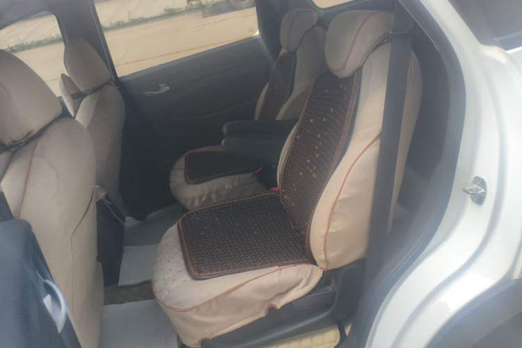 Used Wuling Hongguang S3 2019 1.5L Manual Standard Version China VI Standard Left Rear Seat