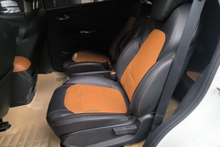 Used Wuling Hongguang S3 2019 1.5T Manual Comfort Edition China VI Standard Left Rear Seat