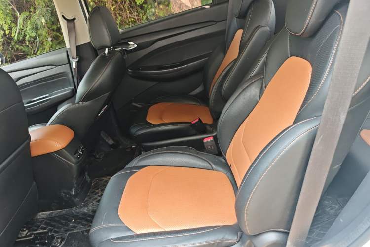 Used Wuling Hongguang S3 2019 1.5L Manual Luxury Model China VI Standard Left Rear Seat