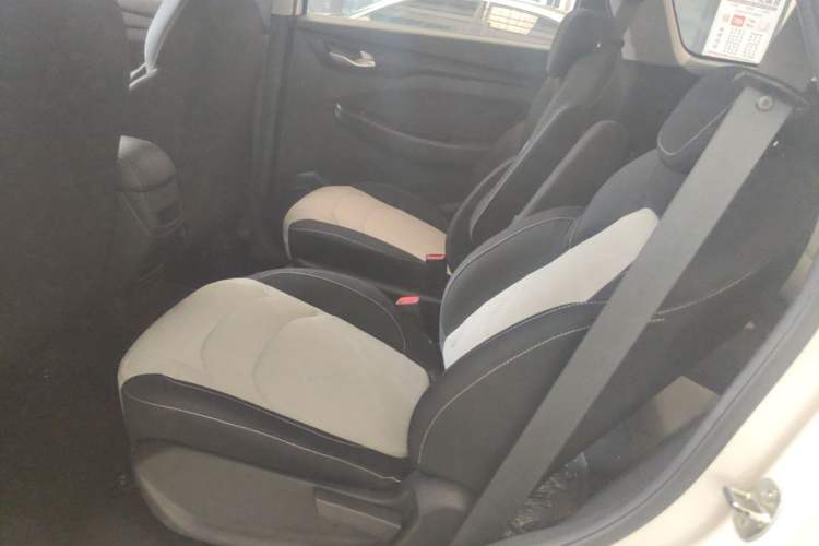 Used Wuling Hongguang S3 2019 1.5L Manual Standard Version China VI Standard Left Rear Seat