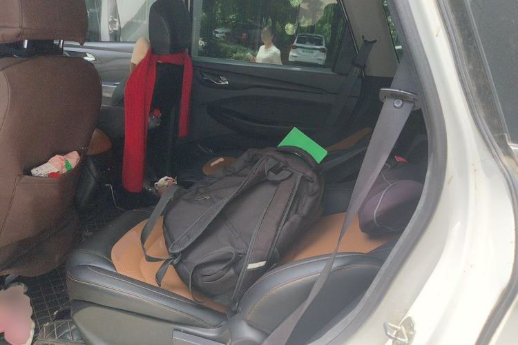 Used Wuling Hongguang S3 2019 1.5L Manual Comfort Model China VI Standard Left Rear Seat