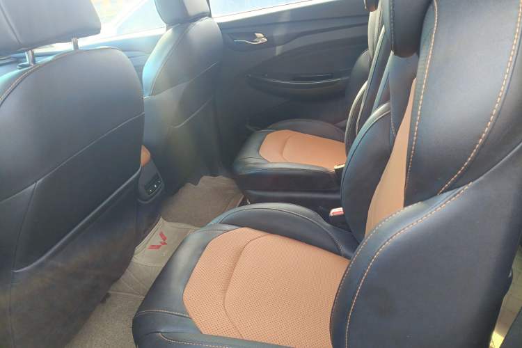 Used Wuling Hongguang S3 2019 1.5L Manual Comfort Model China VI Standard Left Rear Seat