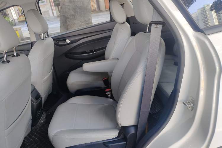 Used Wuling Hongguang S3 2019 1.5L Manual Standard Version China VI Standard Left Rear Seat
