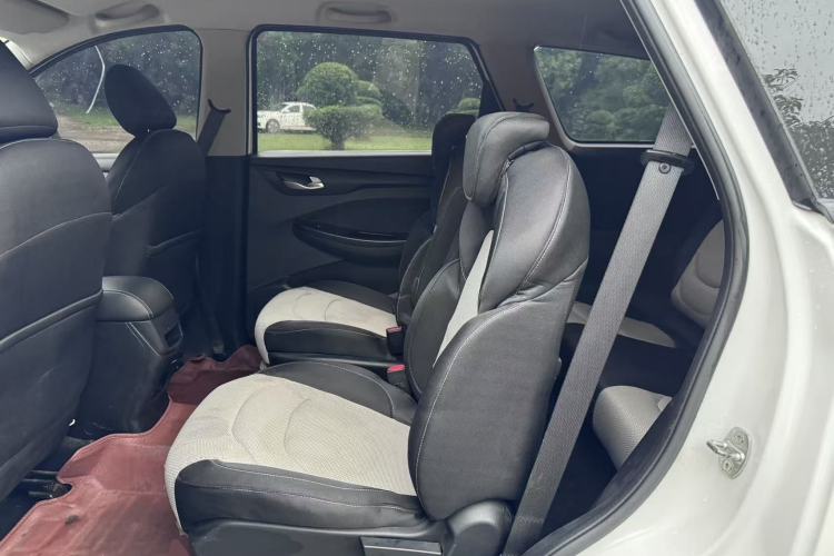 Used Wuling Hongguang S3 2019 1.5L Manual Standard Version China VI Standard Left Rear Seat