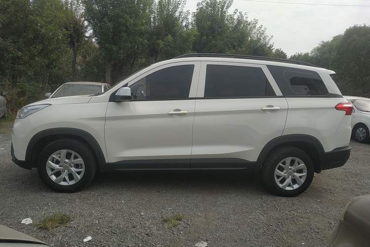 Used Wuling Hongguang S3 2019 1.5L Manual Standard Version China VI Standard Left Side