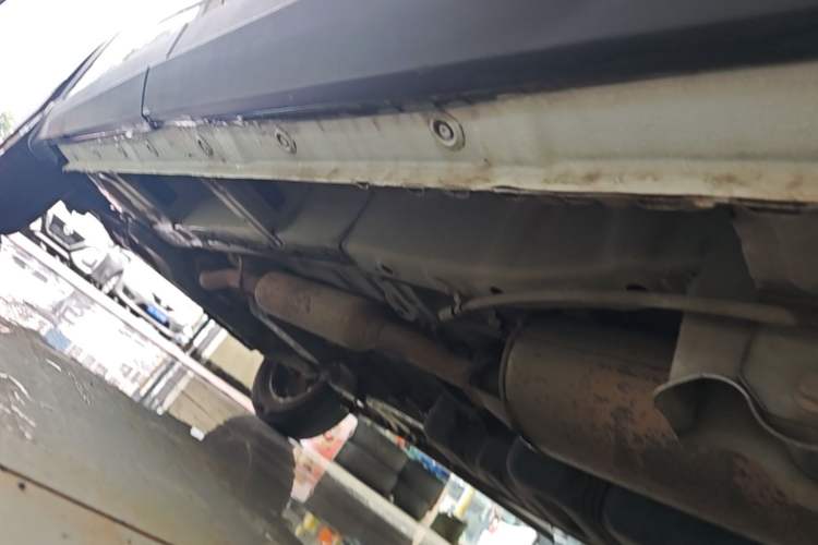 Used Wuling Hongguang S3 2019 1.5L Manual Standard Version China VI Standard Left Side Sill