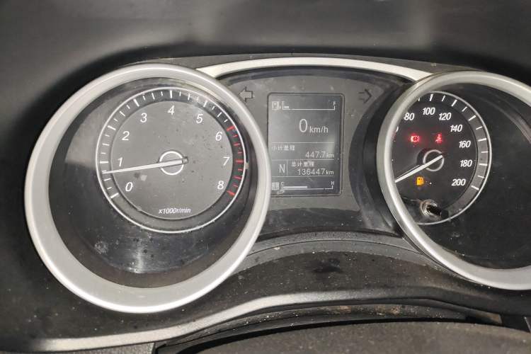 Used Wuling Hongguang S3 2019 Automatic Clutch Version 1.5L Manual Comfort Model China V Standard Odometer Close Up