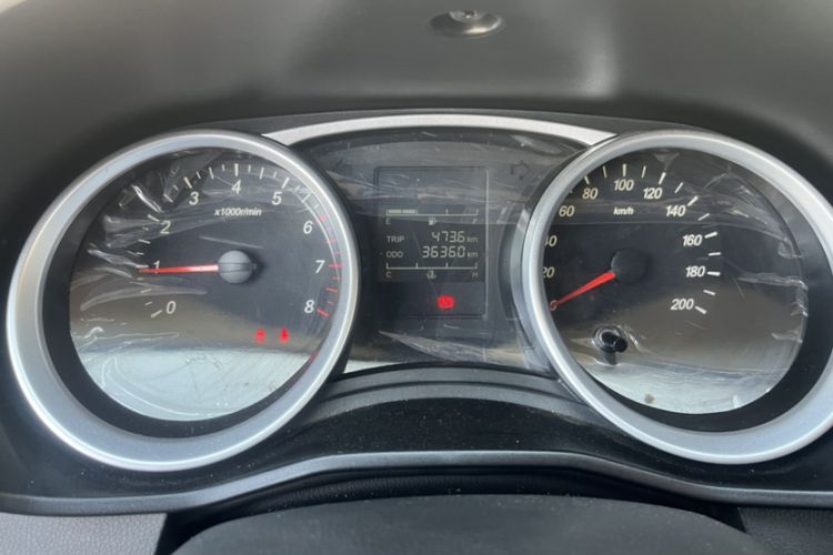 Used Wuling Hongguang S3 2019 1.5L Manual Standard Version China VI Standard Odometer Close Up