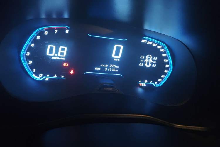 Used Wuling Hongguang S3 2019 1.5L Manual Luxury Model China VI Standard Odometer Close Up