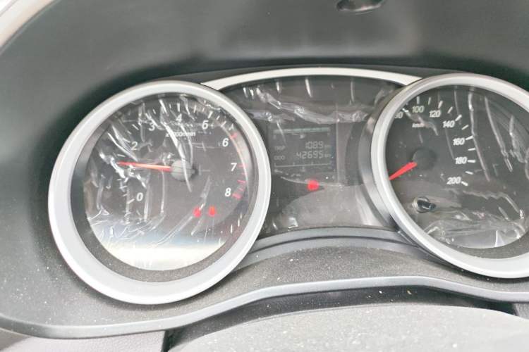Used Wuling Hongguang S3 2019 1.5L Manual Comfort Model China VI Standard Odometer Close Up