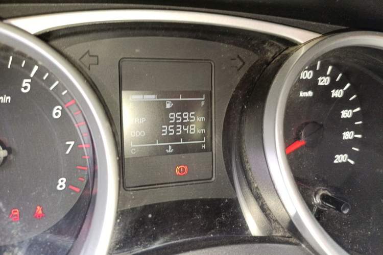 Used Wuling Hongguang S3 2019 1.5L Manual Standard Version China VI Standard Odometer Close Up