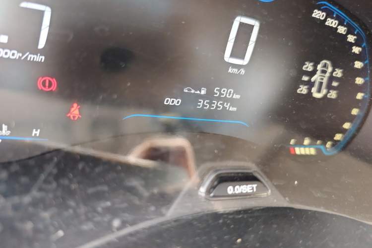 Used Wuling Hongguang S3 2019 1.5L Manual Comfort Model China VI Standard Odometer Close Up
