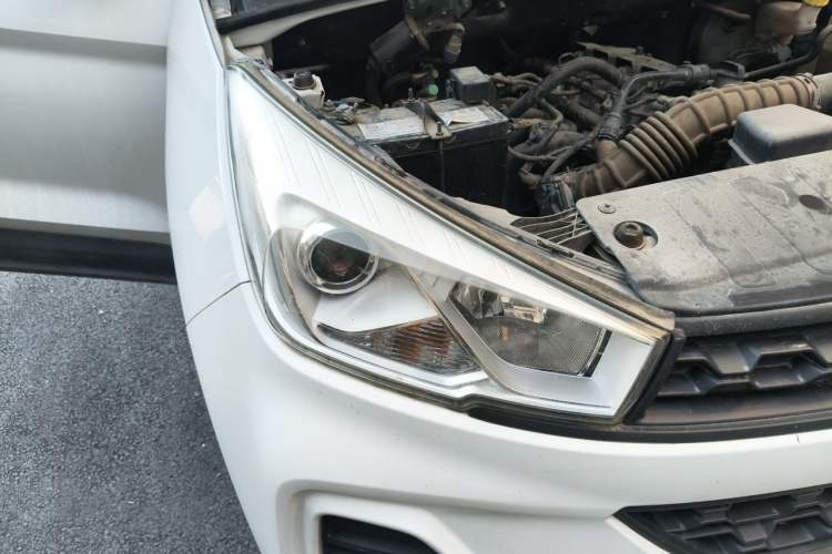 Used Wuling Hongguang S3 2019 1.5L Manual Standard Version China VI Standard Right Front Headlight