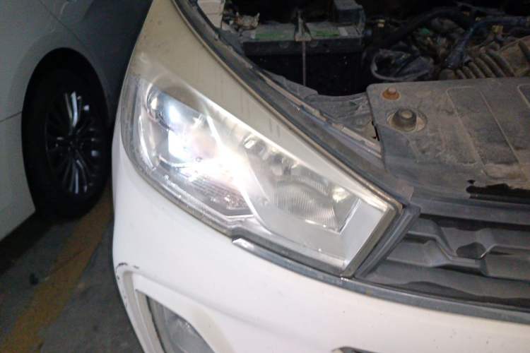 Used Wuling Hongguang S3 2019 1.5L Manual Comfort Model China VI Standard Right Front Headlight