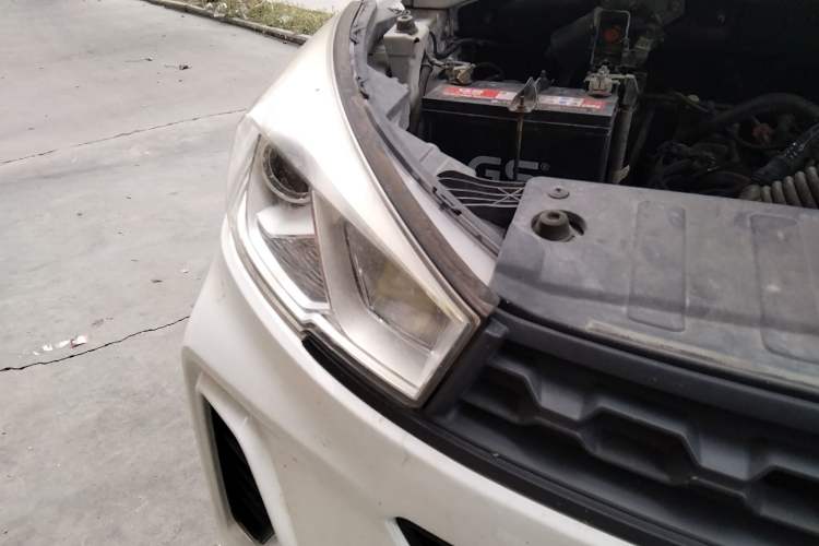 Used Wuling Hongguang S3 2019 1.5L Manual Standard Version China VI Standard Right Front Headlight