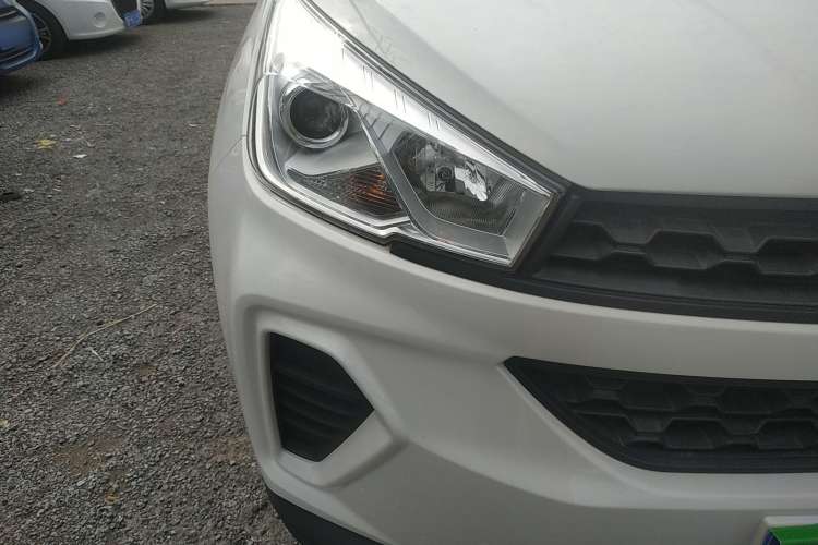Used Wuling Hongguang S3 2019 1.5L Manual Standard Version China VI Standard Right Front Headlight
