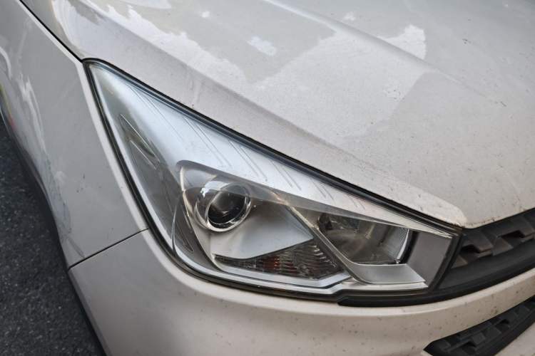 Used Wuling Hongguang S3 2019 1.5L Manual Standard Version China VI Standard Right Front Headlight