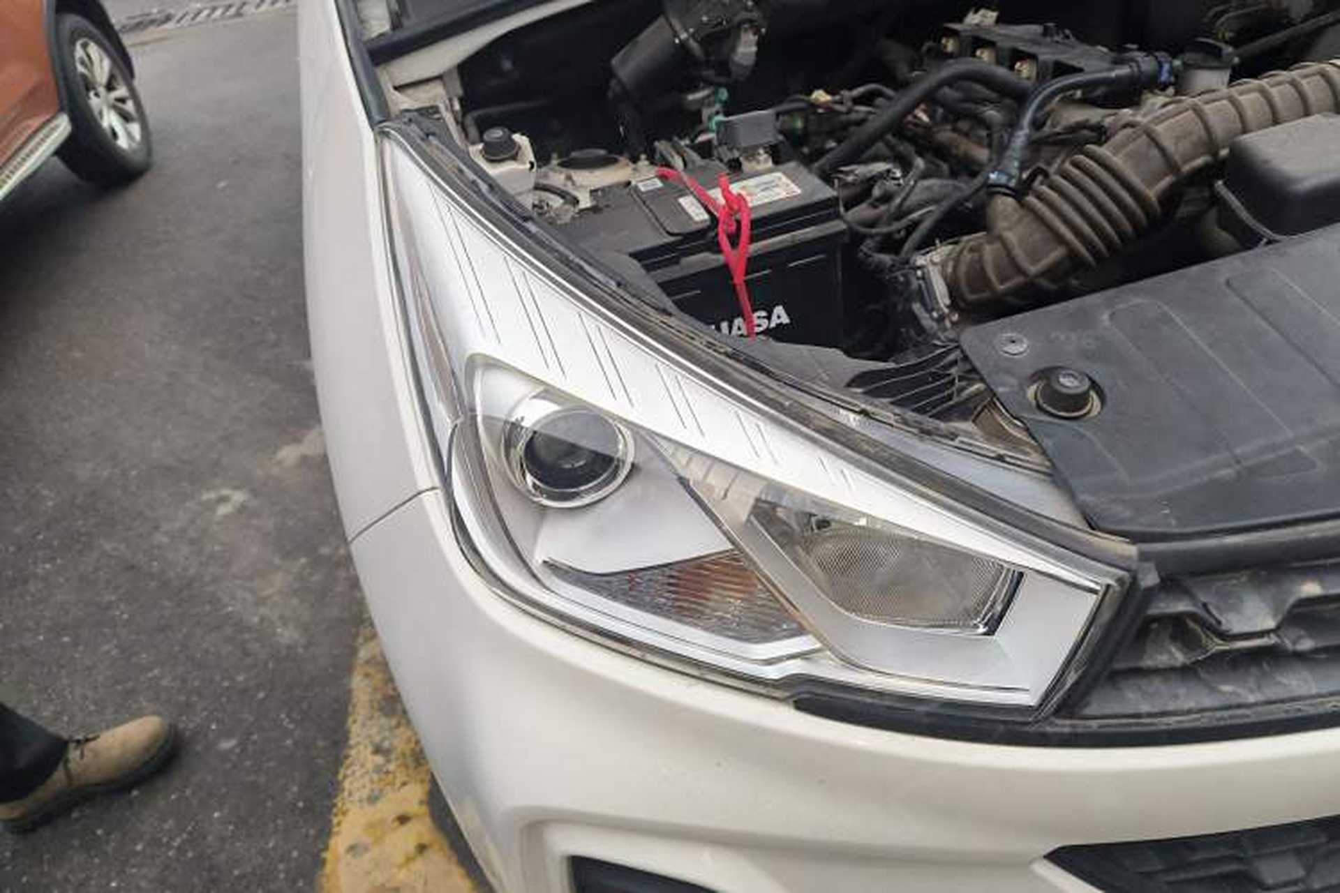 Used Wuling Hongguang S3 2019 1.5L Manual Standard Version China VI Standard Right Front Headlight