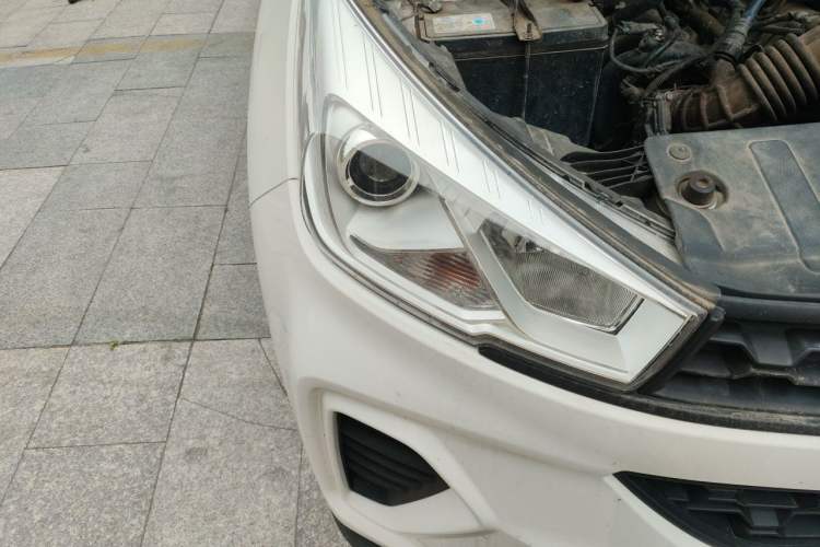 Used Wuling Hongguang S3 2019 1.5L Manual Standard Version China VI Standard Right Front Headlight