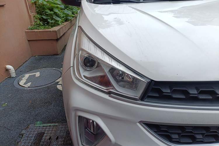 Used Wuling Hongguang S3 2019 1.5L Manual Comfort Model China VI Standard Right Front Headlight