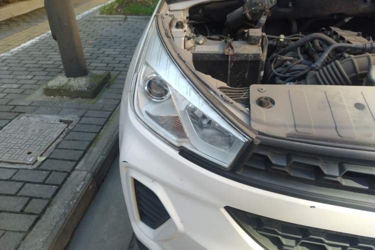 Used Wuling Hongguang S3 2019 1.5L Manual Standard Version China VI Standard Right Front Headlight