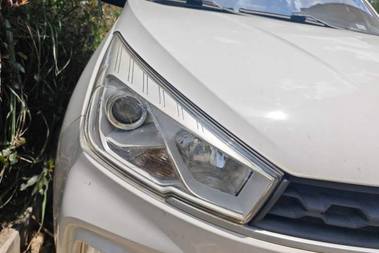 Used Wuling Hongguang S3 2019 1.5L Manual Comfort Model China VI Standard Right Front Headlight