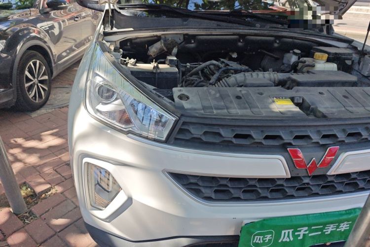 Used Wuling Hongguang S3 2019 1.5L Manual Comfort Model China VI Standard Right Front Headlight