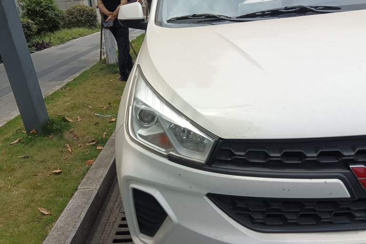 Used Wuling Hongguang S3 2019 1.5L Manual Standard Version China VI Standard Right Front Headlight