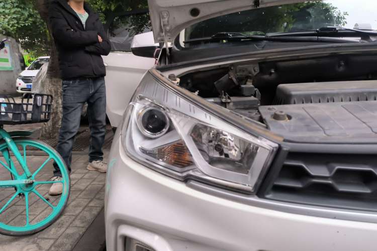 Used Wuling Hongguang S3 2019 1.5T Manual Comfort Edition China VI Standard Right Front Headlight