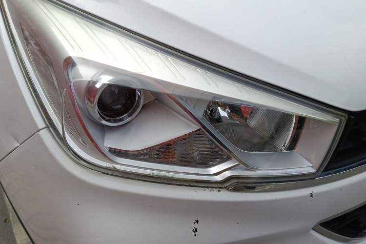 Used Wuling Hongguang S3 2019 1.5L Manual Comfort Model China VI Standard Right Front Headlight