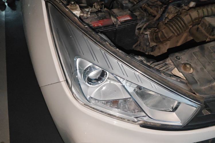 Used Wuling Hongguang S3 2019 1.5L Manual Standard Version China VI Standard Right Front Headlight