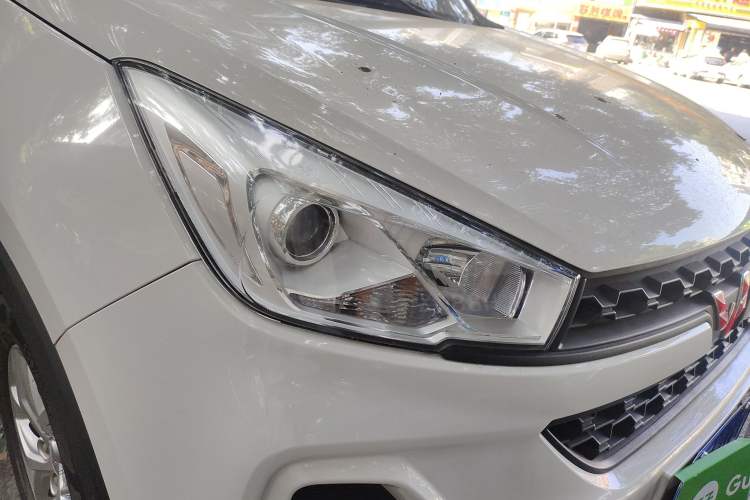 Used Wuling Hongguang S3 2019 1.5L Manual Standard Version China VI Standard Right Front Headlight