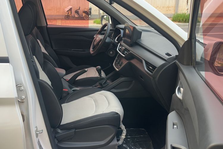 Used Wuling Hongguang S3 2019 1.5L Manual Standard Version China VI Standard Right Front Seat